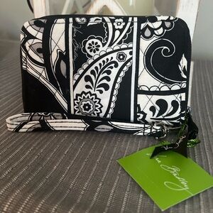 NWT Vera Bradley zip around wristlet wallet Balck White Gray